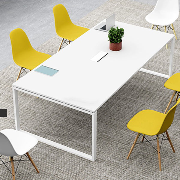 Mesa de comedor rectangular contemporánea de madera maciza, mesa interior blanca con base de trineo