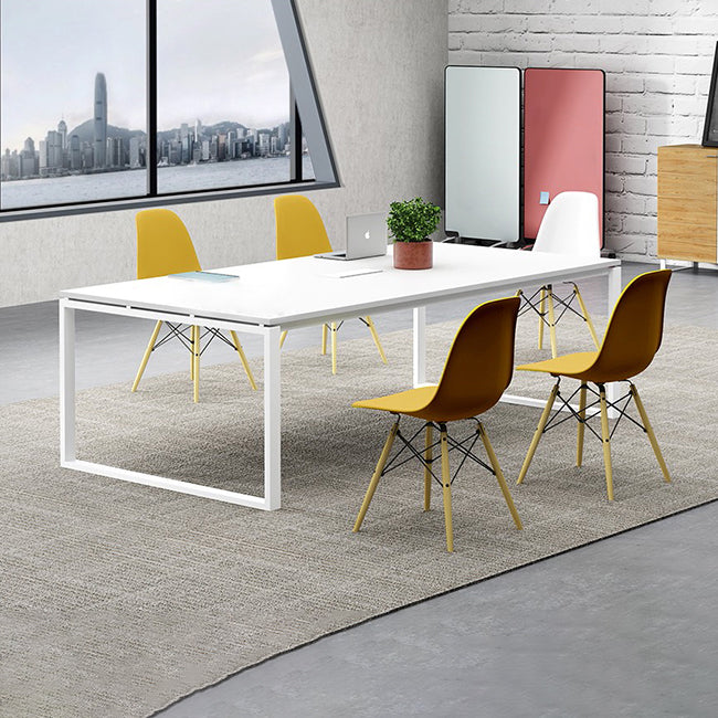 Mesa de comedor rectangular contemporánea de madera maciza, mesa interior blanca con base de trineo