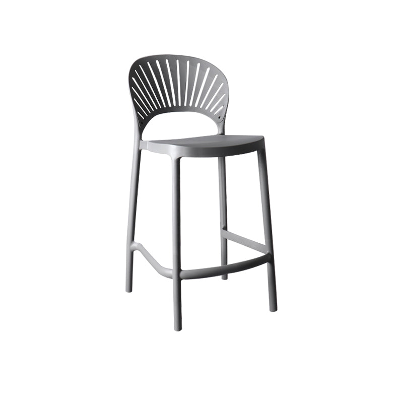 Nordic Plastic Einfacher stapelbarer Barhocker für den Innenbereich, hoher Hocker mit Sattelsitz