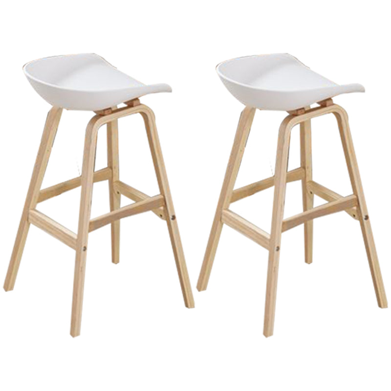 Taburetes de bar escandinavos sin respaldo de los taburetes plásticos de madera con el asiento del cubo