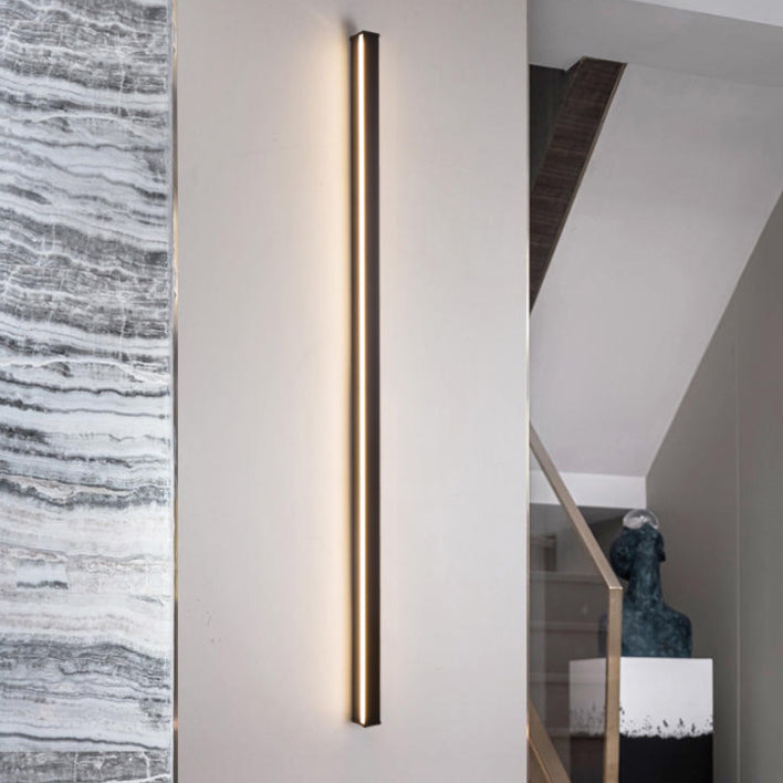1 Light Linear Shape Wall Lighting Modern Style Metal Wall Light Sconce in Black