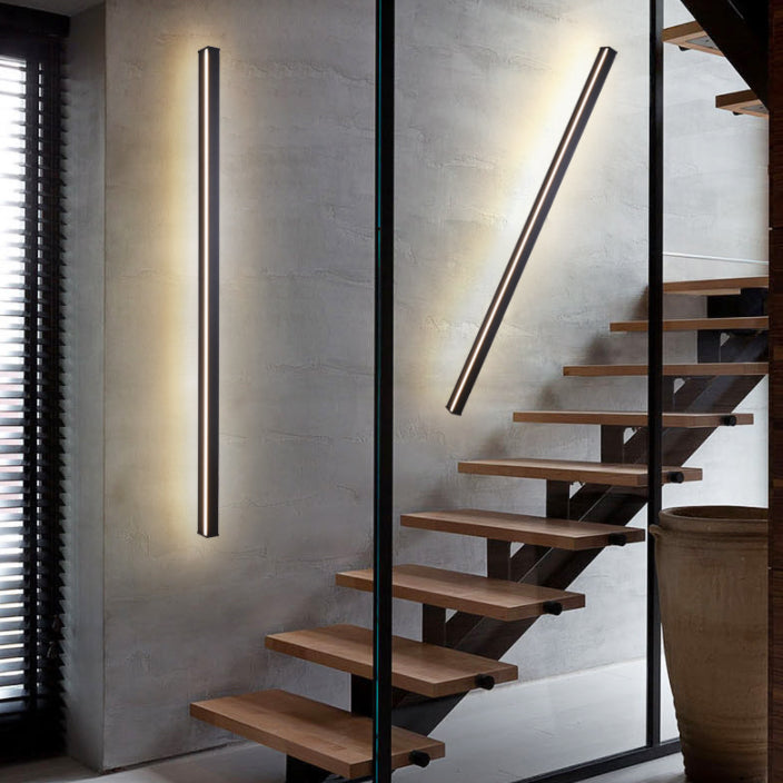 1 Light Linear Shape Wall Lighting Modern Style Metal Wall Light Sconce in Black