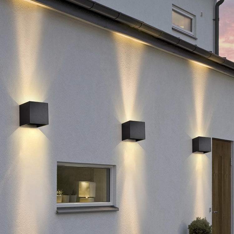 Square Shape 2 Lights Metal Wall Lighting Modern Style Wall Mount Lighting