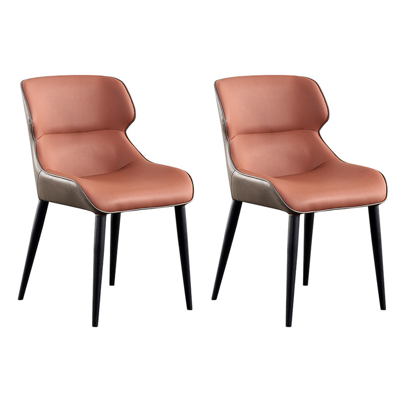 Silla moderna de comedor de metal tapizada Parsons con patas negras