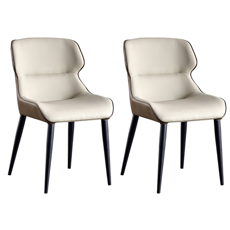 Silla moderna de comedor de metal tapizada Parsons con patas negras
