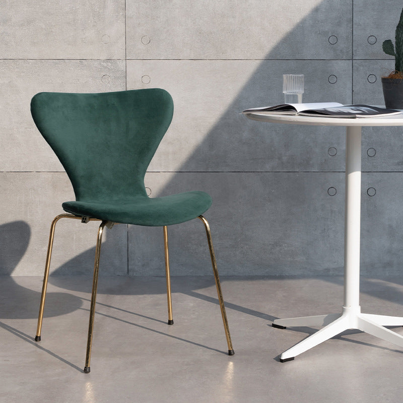 Silla lateral de terciopelo escandinavo para restaurante, silla de comedor con respaldo lateral y acabado mate