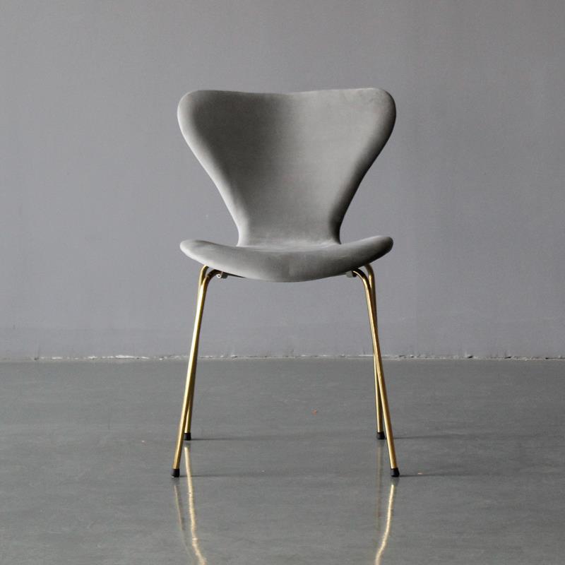 Silla lateral de terciopelo escandinavo para restaurante, silla de comedor con respaldo lateral y acabado mate