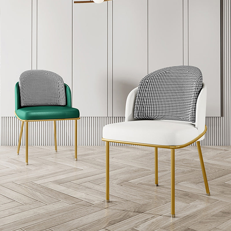 Silla de comedor de metal Glam, sillas de comedor de cuero PU sin brazos para uso doméstico