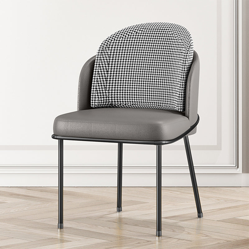 Silla de comedor de metal Glam, sillas de comedor de cuero PU sin brazos para uso doméstico