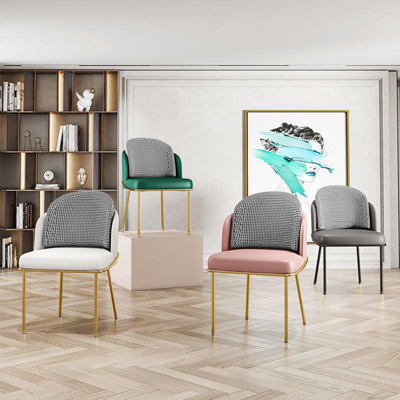 Silla de comedor de metal Glam, sillas de comedor de cuero PU sin brazos para uso doméstico
