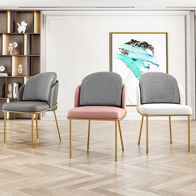 Silla de comedor de metal Glam, sillas de comedor de cuero PU sin brazos para uso doméstico