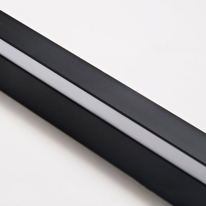 Lineare Form Metallwandbeleuchtung moderner Stil 1-Licht-Wandleuchte in Schwarz