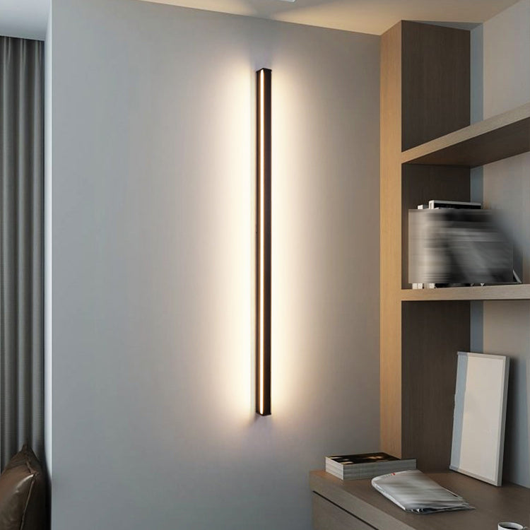 Lineare Form Metallwandbeleuchtung moderner Stil 1-Licht-Wandleuchte in Schwarz