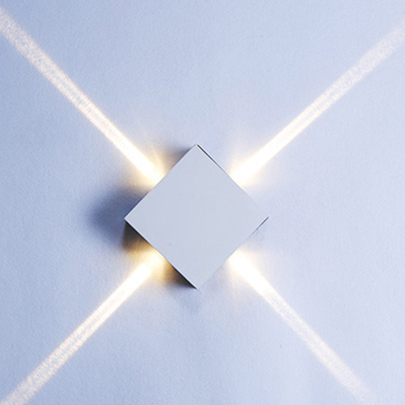 Geometrische Form Metallwandbeleuchtung moderner Stil 4 Leuchten Wandmontage Beleuchtung in Silber