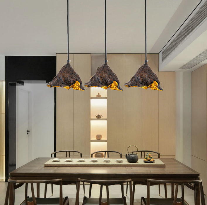 Forme de feuille de lotus flétrie Éclairage suspendu en métal de style postmoderne Lampe suspendue pour le chevet