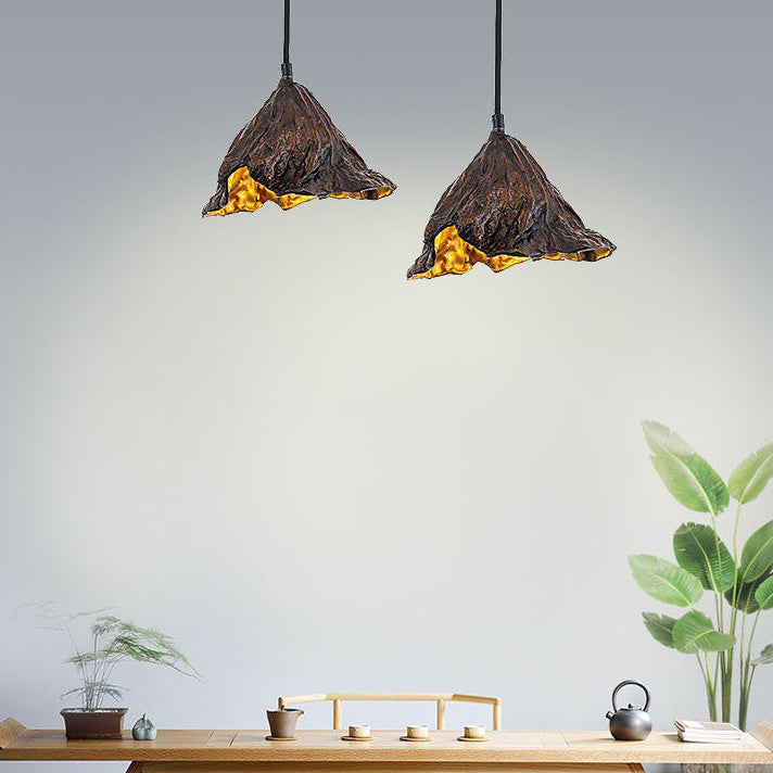 Forme de feuille de lotus flétrie Éclairage suspendu en métal de style postmoderne Lampe suspendue pour le chevet