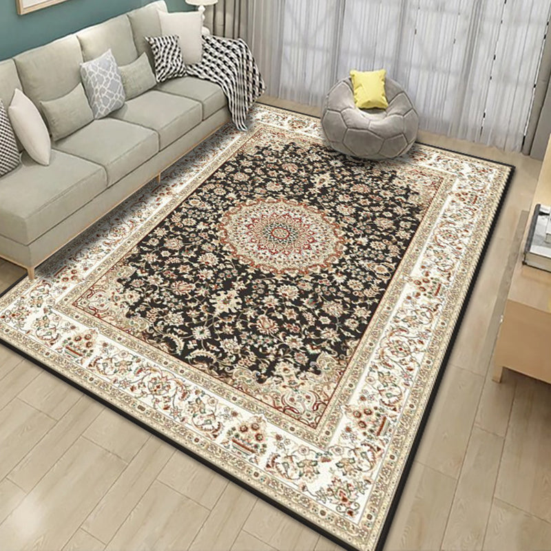 Black Vintage Carpet Polyester Pattern Carpet Stain Resistant Carpet for Living Room