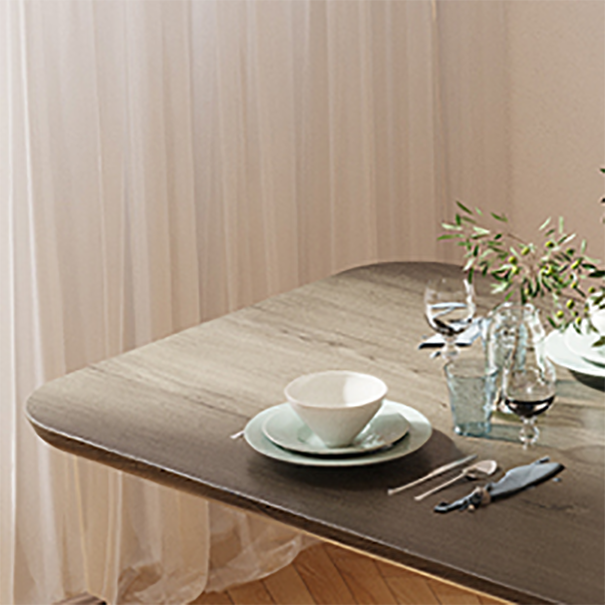 Mesa de comedor de madera maciza en color marrón para mesa moderna de restaurante con base de madera