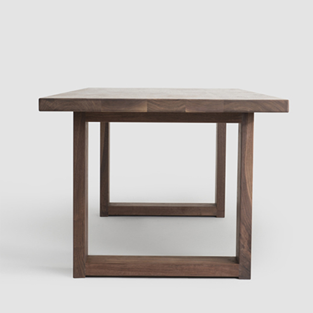 Mesa de comedor de madera maciza industrial mesa rectángulo en marrón con base de pedestal doble