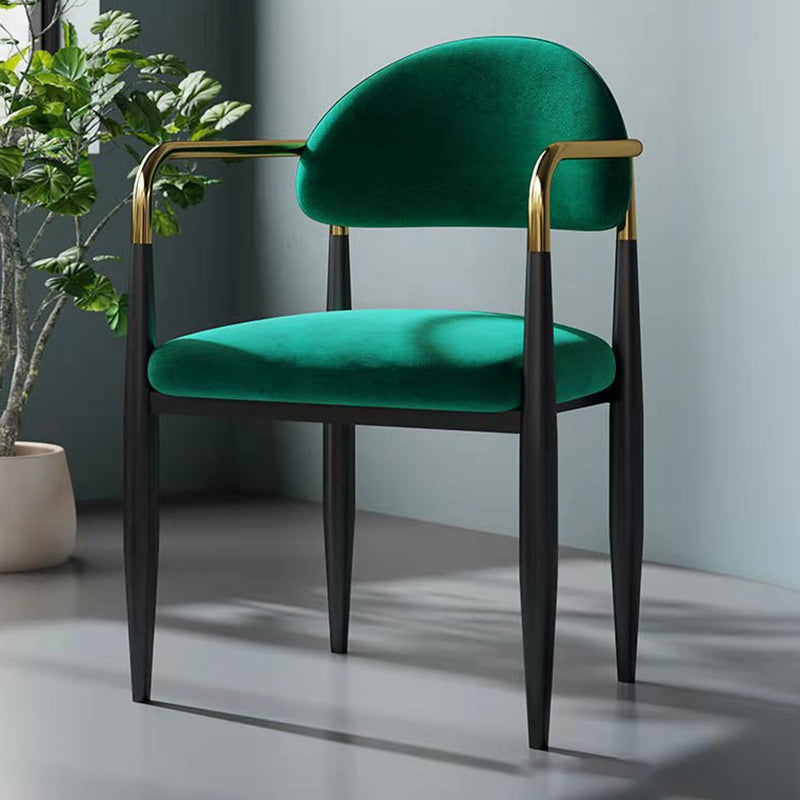 Silla de comedor tapizada contemporánea con respaldo abierto y acabado mate