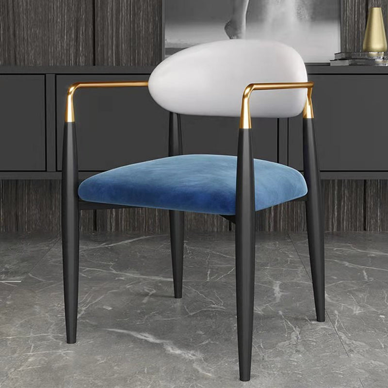 Chaise de salle à manger à dossier ouvert de finition mate de fauteuil tapissé contemporain de restaurant