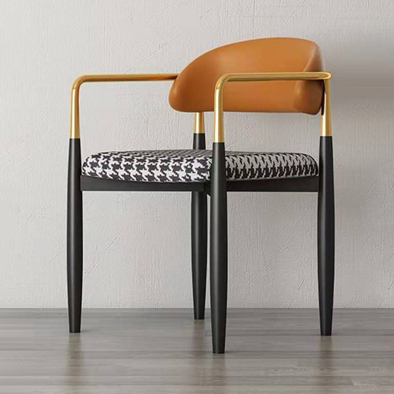 Silla de comedor tapizada contemporánea con respaldo abierto y acabado mate