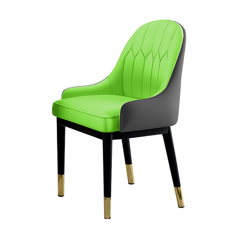 Sedie da pranzo Glam Sedia Parsons curva in pelle con finitura opaca per cucina