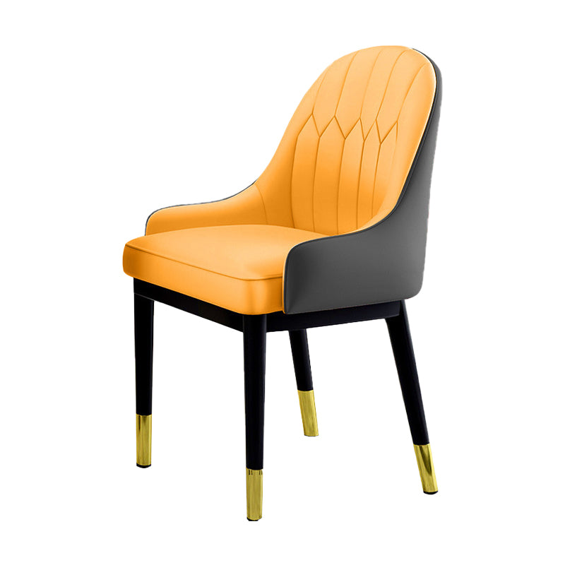 Sedie da pranzo Glam Sedia Parsons curva in pelle con finitura opaca per cucina