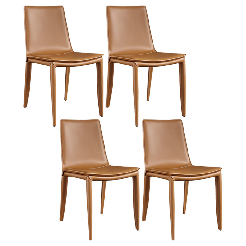 Silla lateral curvada de cuero contemporánea Silla Parsons con acabado mate