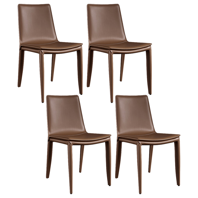 Silla lateral curvada de cuero contemporánea Silla Parsons con acabado mate