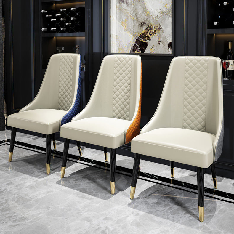 Silla lateral curvada de cuero contemporánea Sillas Parsons con acabado mate