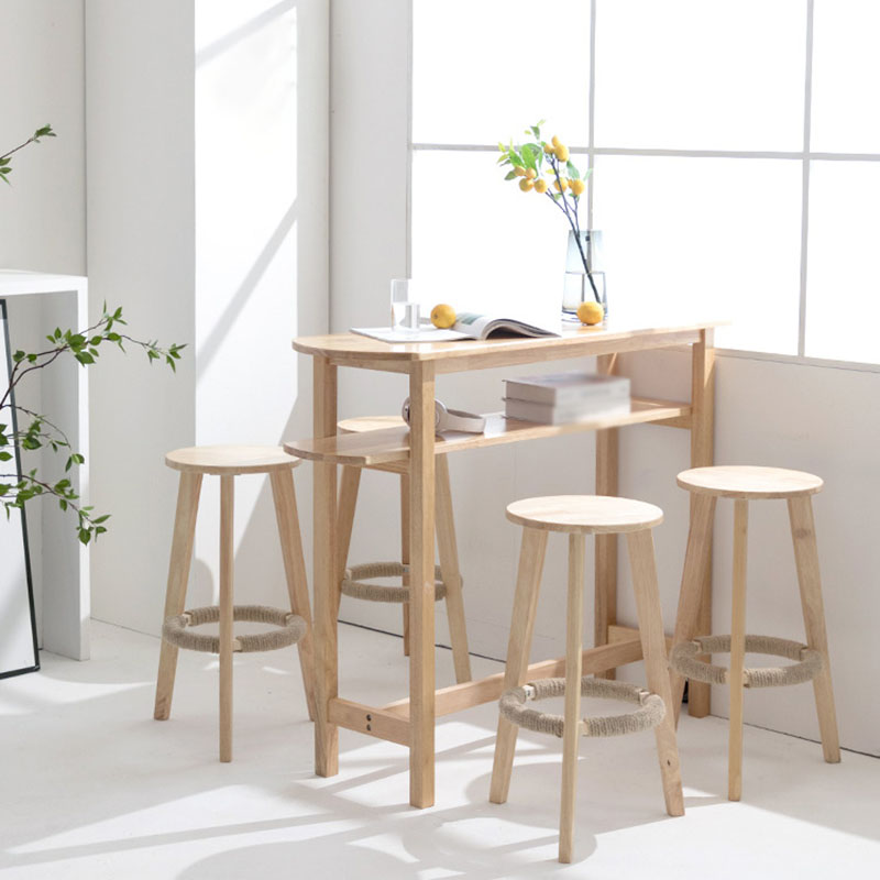 Taburete de bar simple apilable industrial de madera de caucho, taburete alto para interiores con asiento redondo