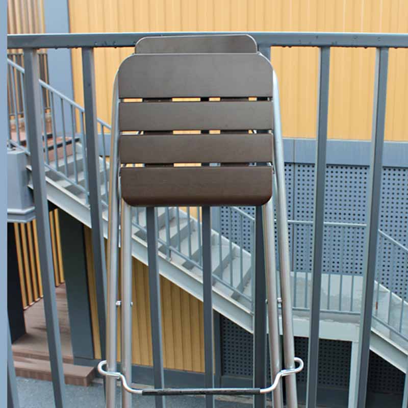 Armlose Barhocker aus Holz im industriellen Stil, zusammenklappbare Thekenhocker, 1 Stück
