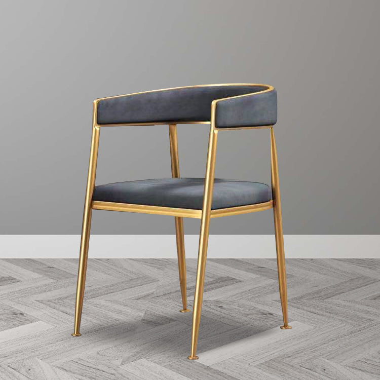 El comedor del metal de Glam preside el sillón tapizado trasero abierto