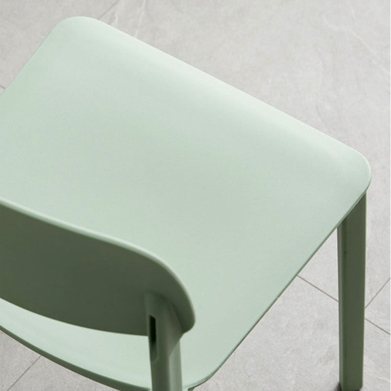 Silla lateral plástica escandinava de la sala de conferencias con parte posterior abierta del final mate que cena la silla