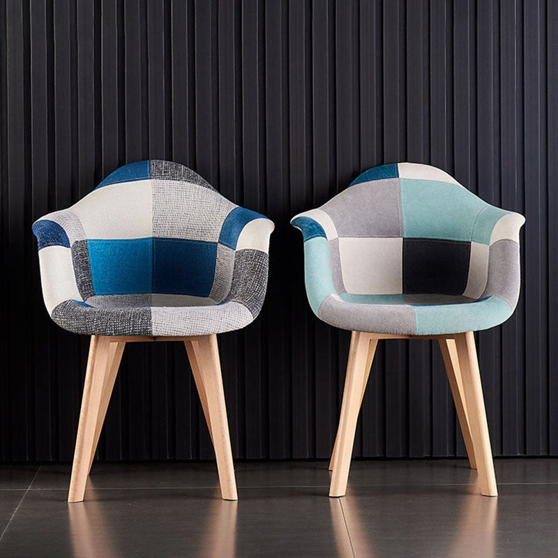 Restaurant Skandinavischer Polsterarm Stuhl Mattes Finish Solid Back Speisestuhl