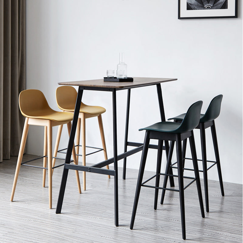 Taburetes de madera escandinavos para mostrador, taburetes de bar de plástico con respaldo bajo y reposapiés