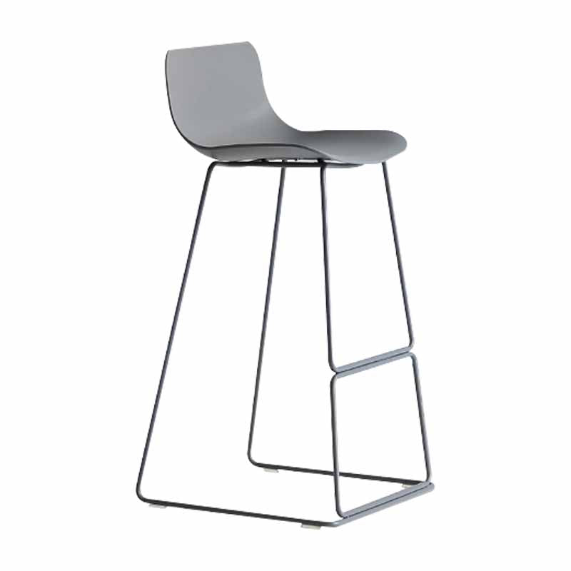 Taburetes de bar de plástico y metal de estilo escandinavo, taburetes de bar con respaldo bajo y reposapiés