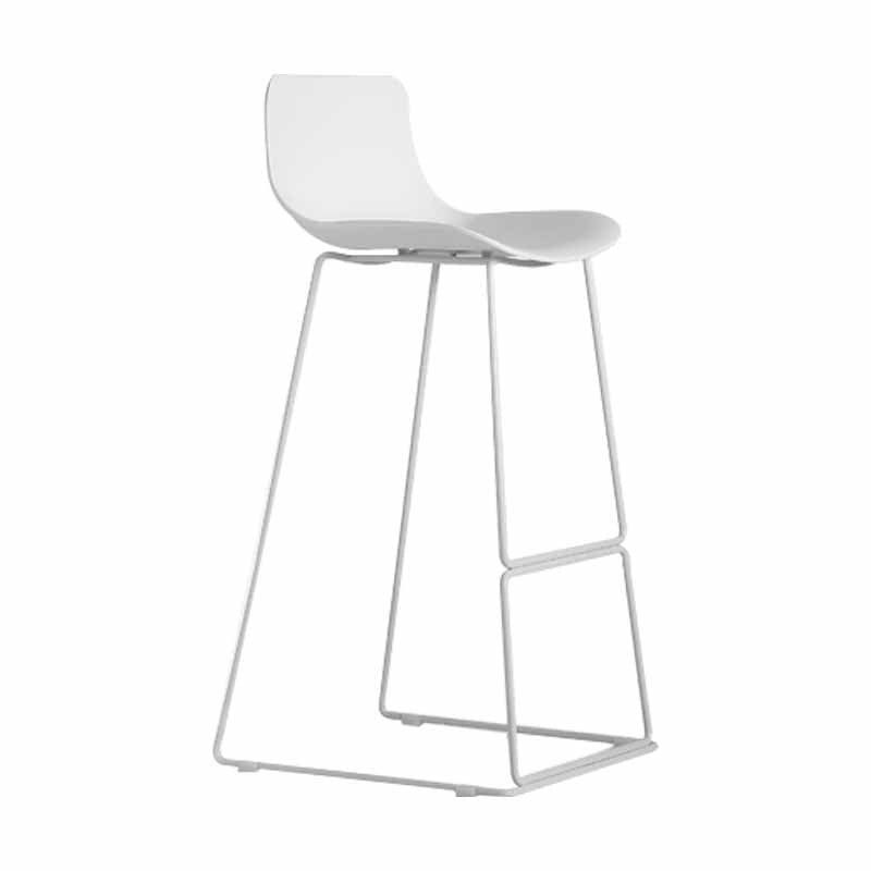 Taburetes de bar de plástico y metal de estilo escandinavo, taburetes de bar con respaldo bajo y reposapiés
