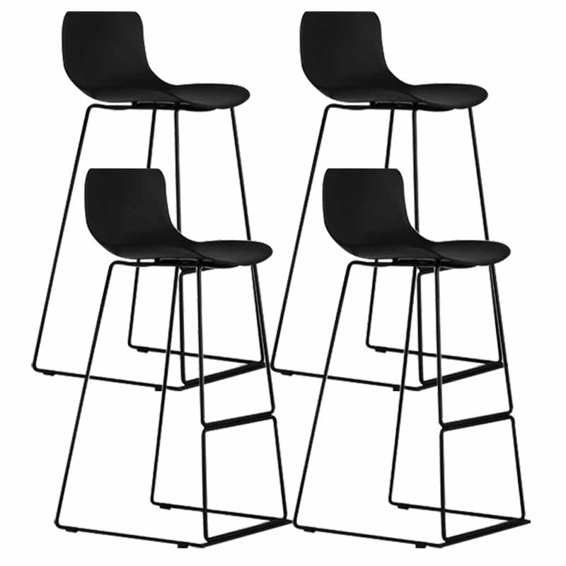 Taburetes de bar de plástico y metal de estilo escandinavo, taburetes de bar con respaldo bajo y reposapiés