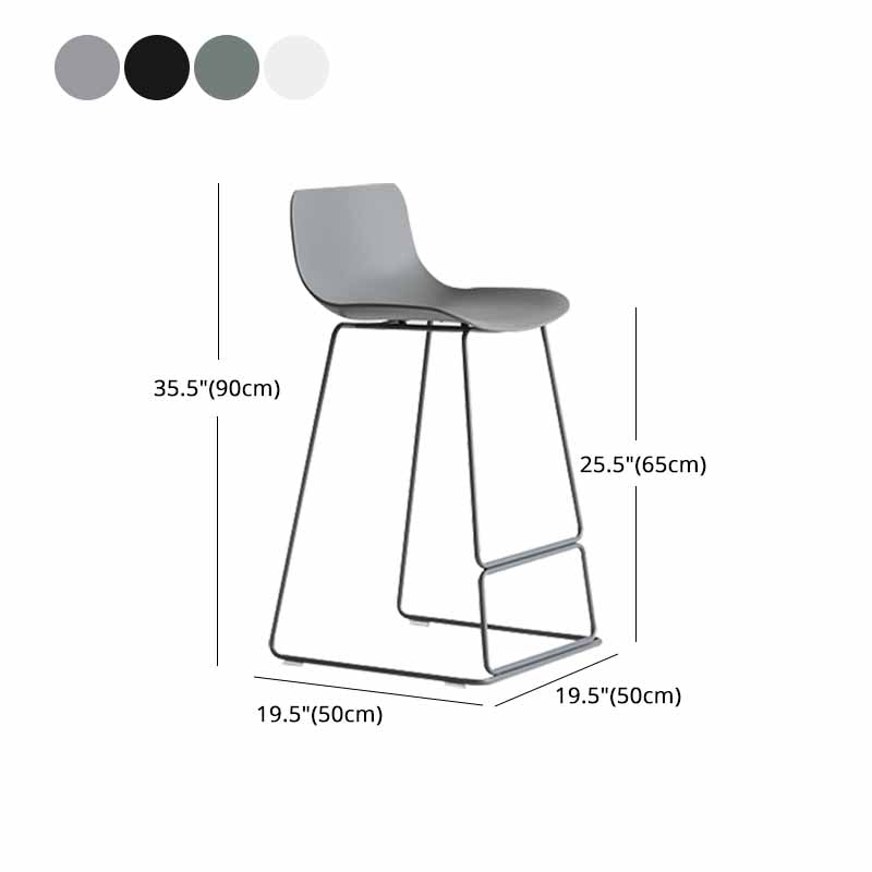 Taburetes de bar de plástico y metal de estilo escandinavo, taburetes de bar con respaldo bajo y reposapiés