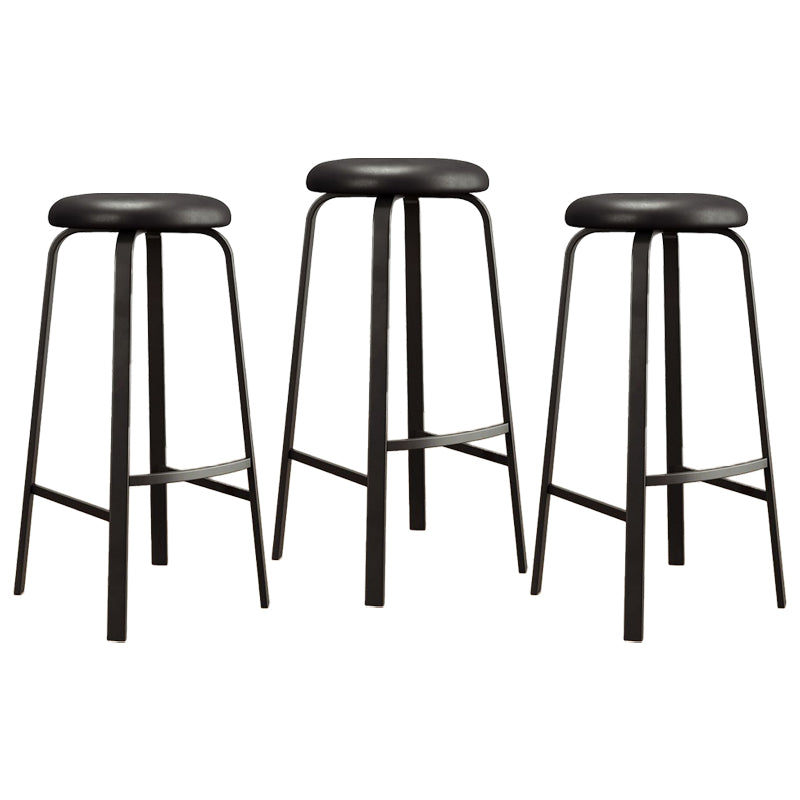 Taburetes apilables negros para mostrador, taburetes de bar de metal escandinavos sin respaldo (juego de 3)