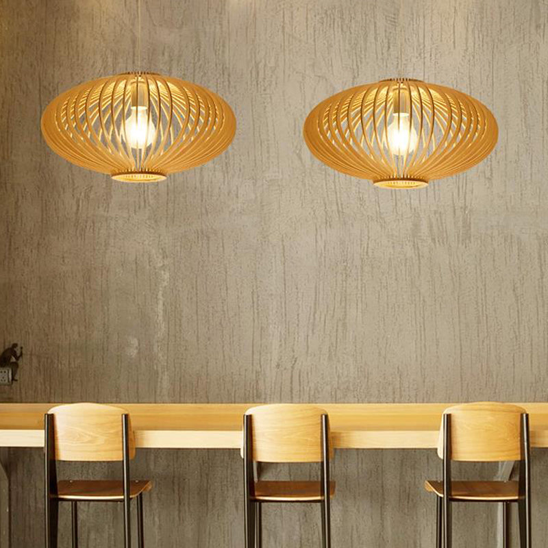 Éclairage suspendu de style contemporain avec une teinte en bois avec une teinte en bois