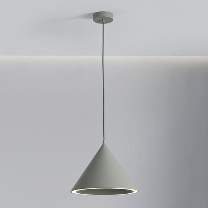 Forme de cône en métal Lumières suspendues modernes Macaron style 1 pendentif lumineux Light pour salle à manger