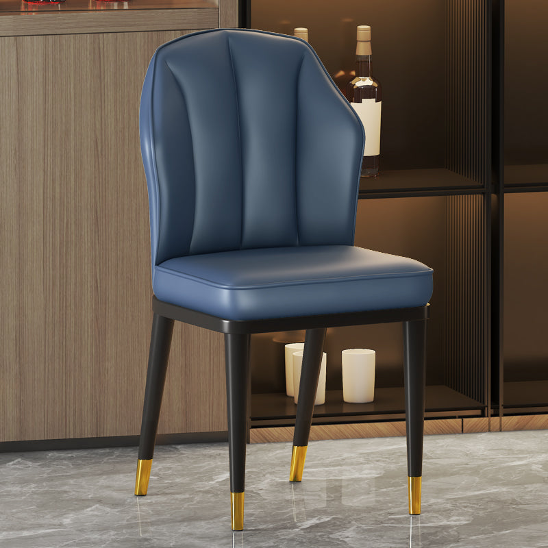 Sillas sin brazos de comedor de metal Glam tapizadas sillas de cuero para restaurante