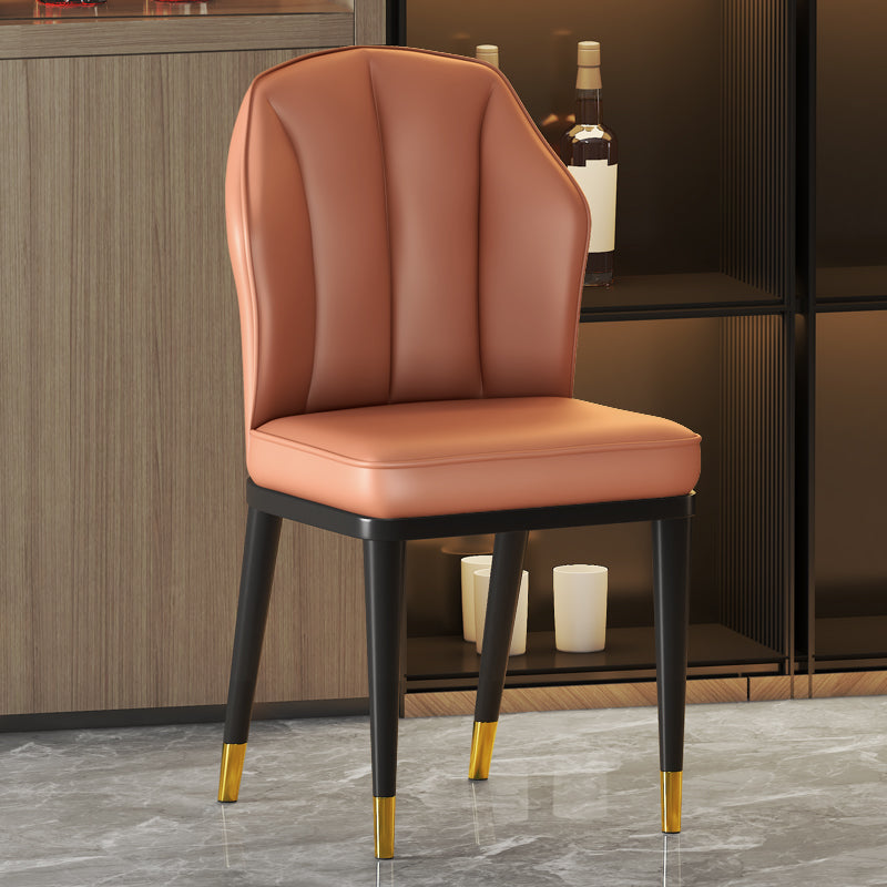 Sillas sin brazos de comedor de metal Glam tapizadas sillas de cuero para restaurante