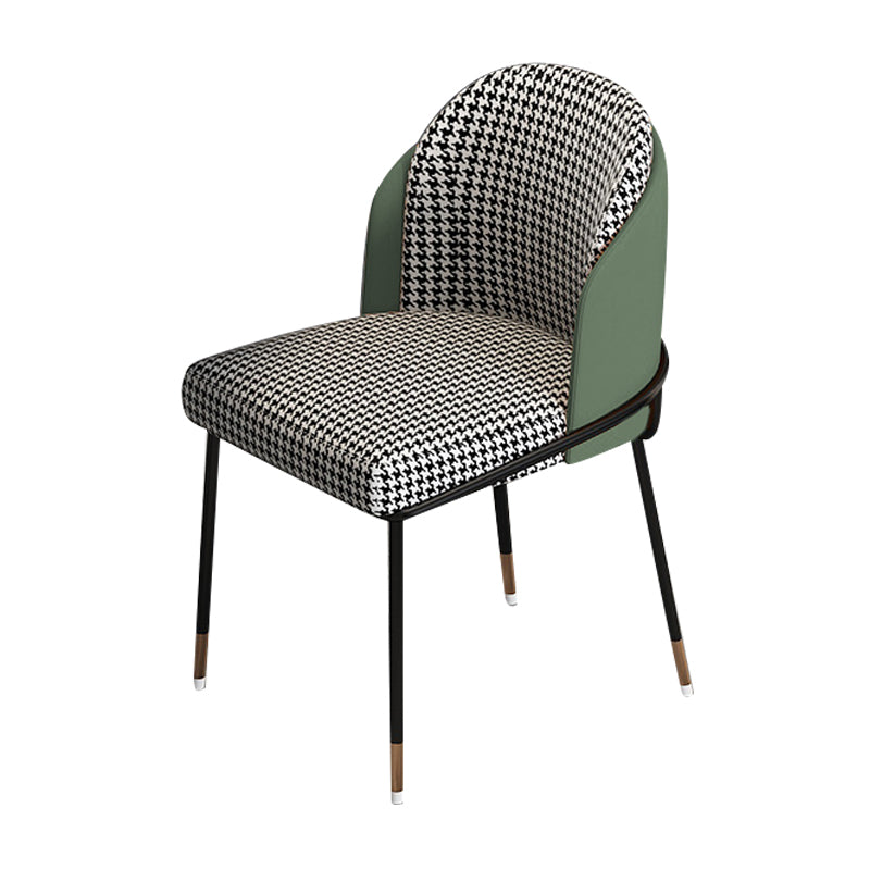 Silla de comedor de metal Glam, silla sin brazos lateral de comedor tapizada para uso en restaurantes