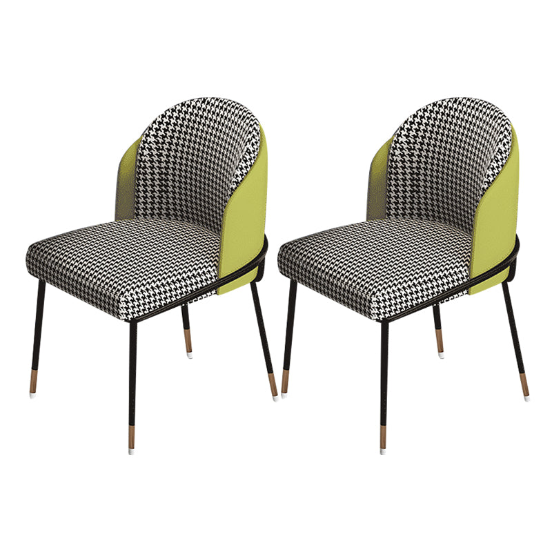 Silla de comedor de metal Glam, silla sin brazos lateral de comedor tapizada para uso en restaurantes