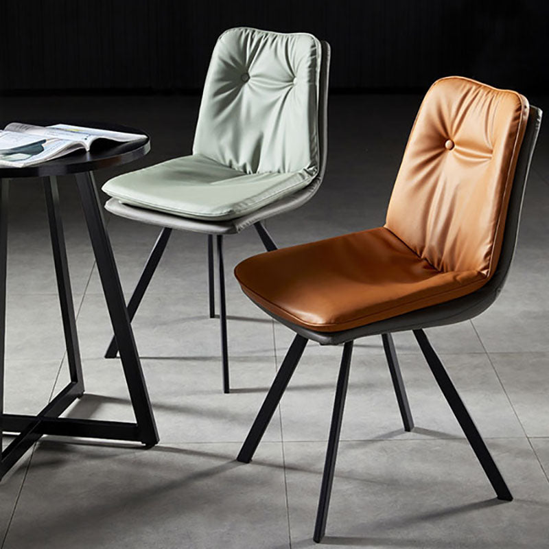 Sillas laterales con respaldo sólido sin brazos de diseño minimalista Sillas de comedor de cuero