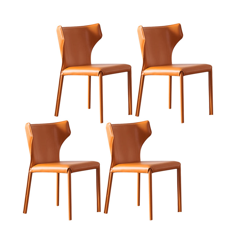 Silla lateral moderna con respaldo de orejas, silla de cuero con acabado mate para comedor